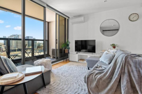 Cozy 2BR, amazing views, pool and gym